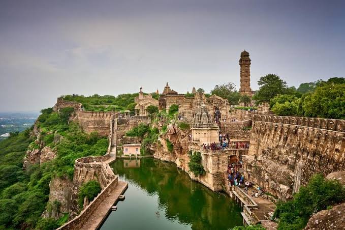 Chittorgarh Fort and Ranthambore in Rajasthan – fort history and wildlife